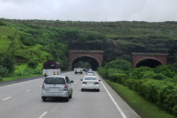 cab-services-near-mumbai-for-monsoon-destinations